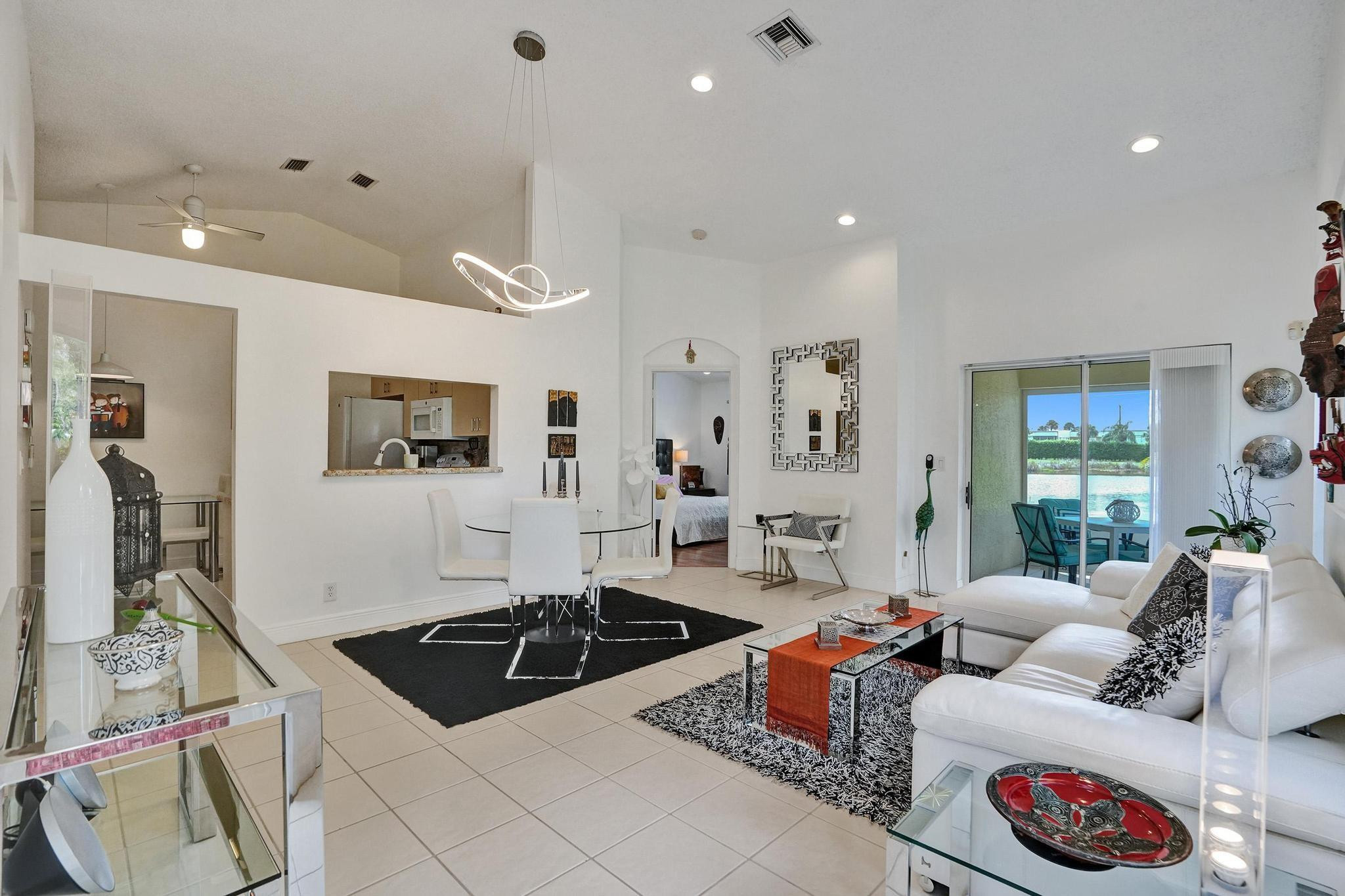 6212 Floral Lakes Drive