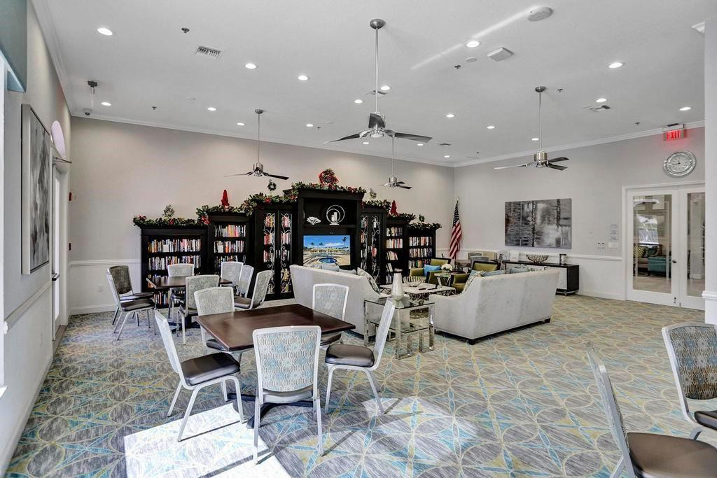 6212 Floral Lakes Drive