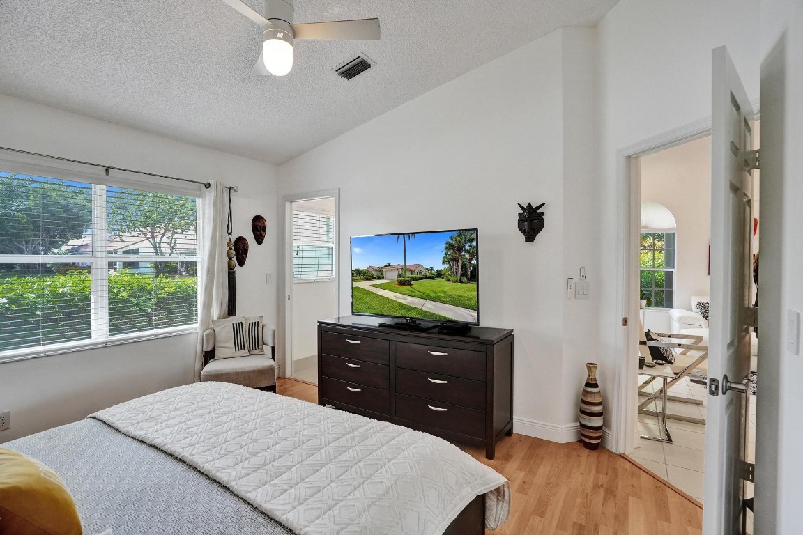 6212 Floral Lakes Drive