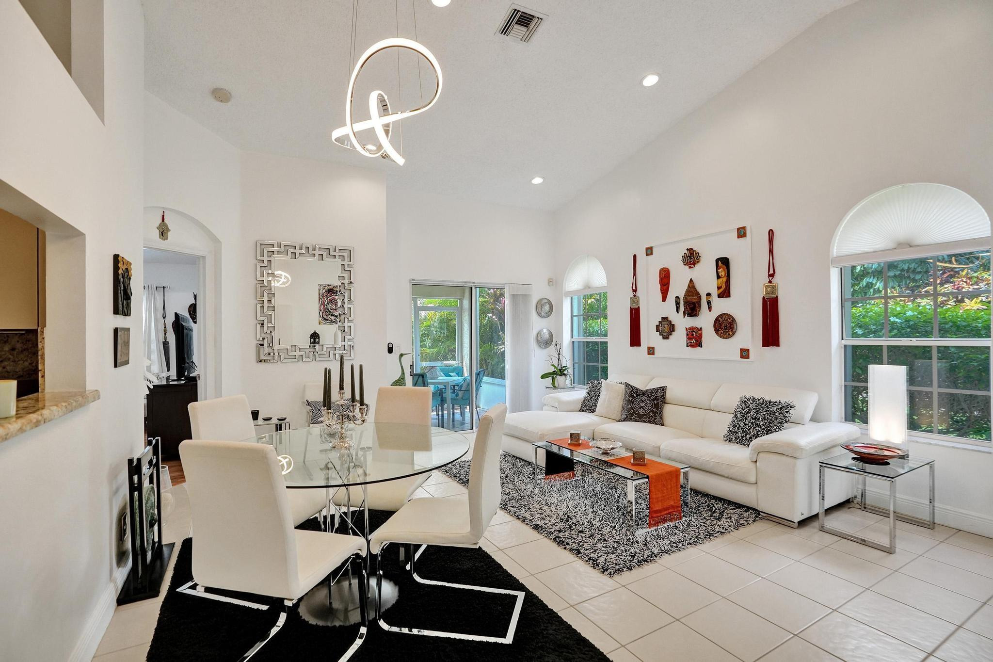 6212 Floral Lakes Drive