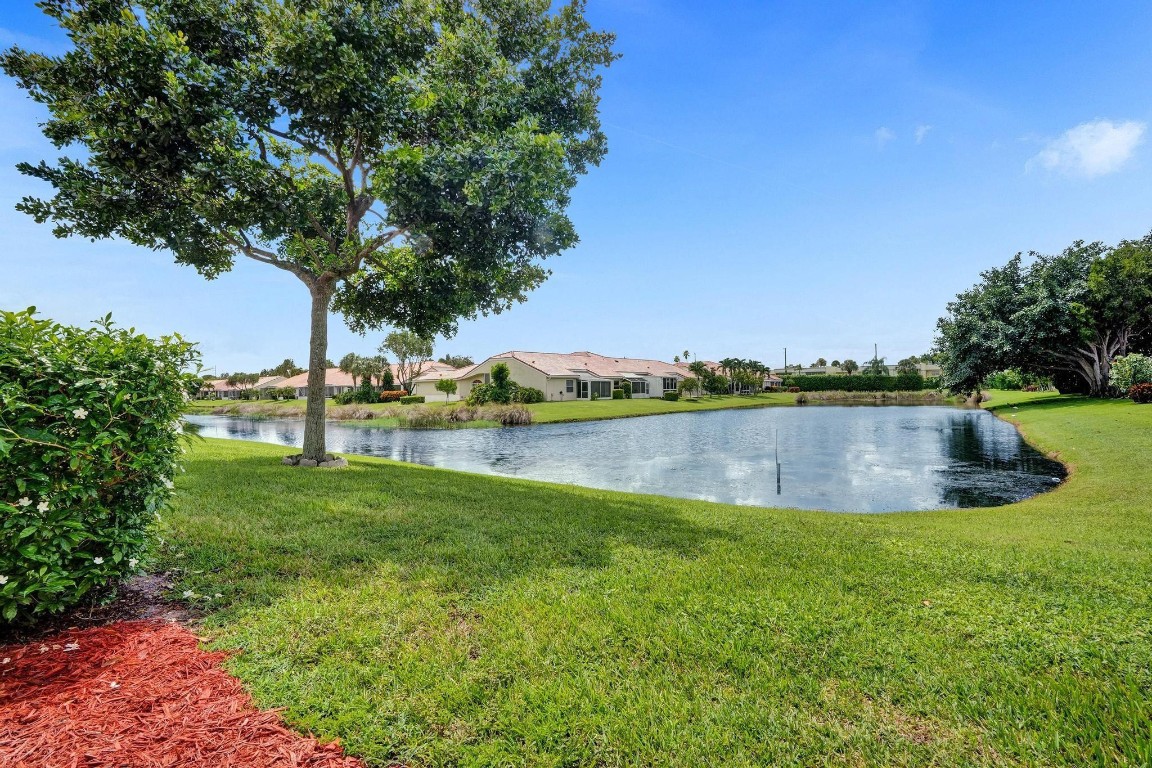 6212 Floral Lakes Drive