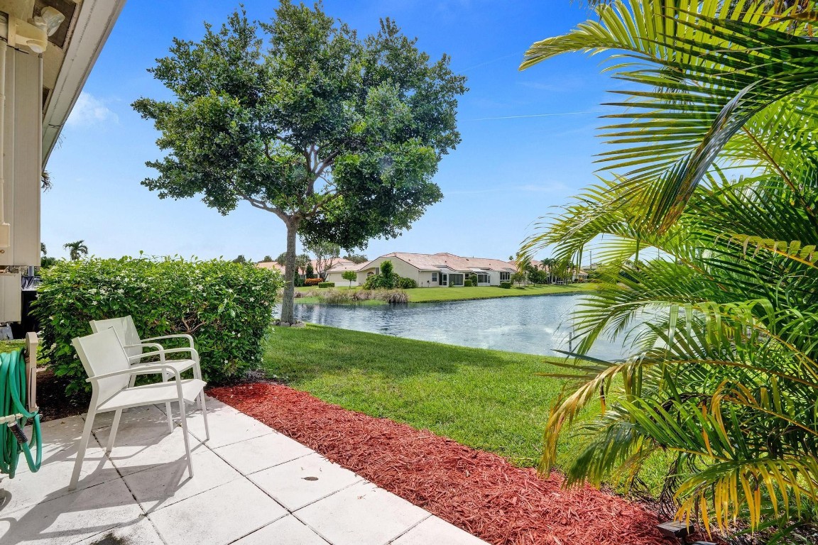 6212 Floral Lakes Drive