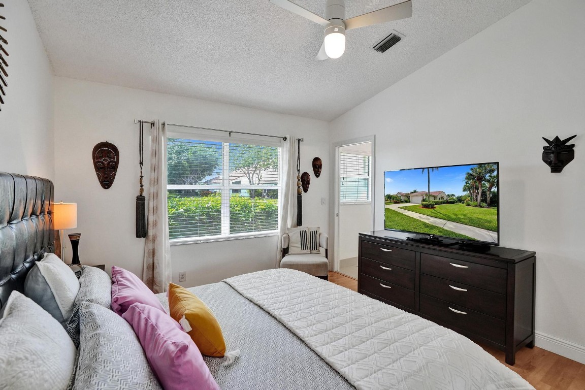 6212 Floral Lakes Drive