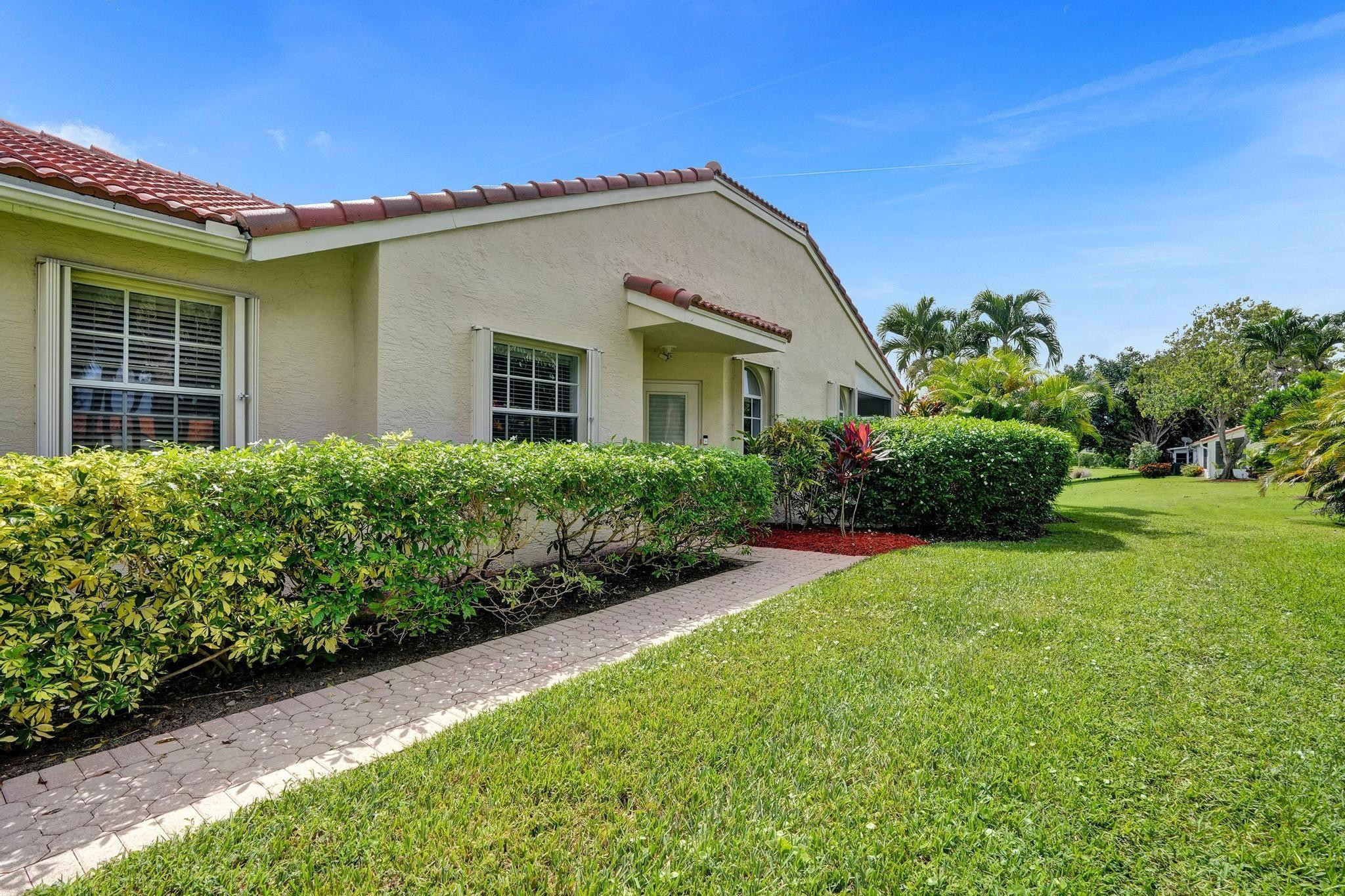6212 Floral Lakes Drive