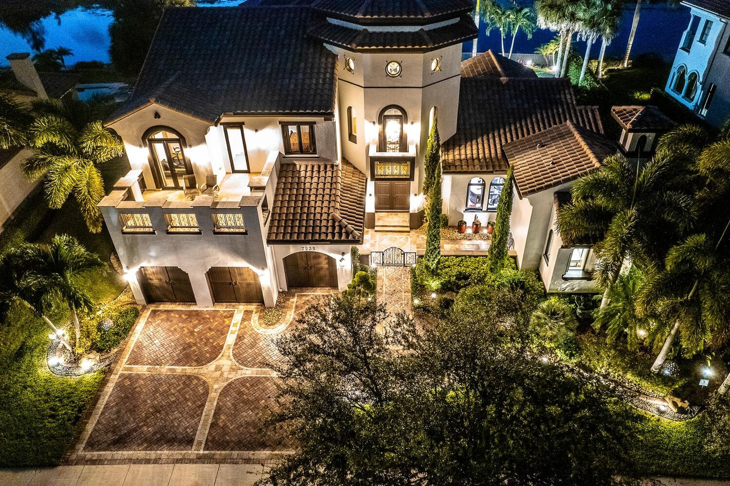7235 Lemon Grass Dr