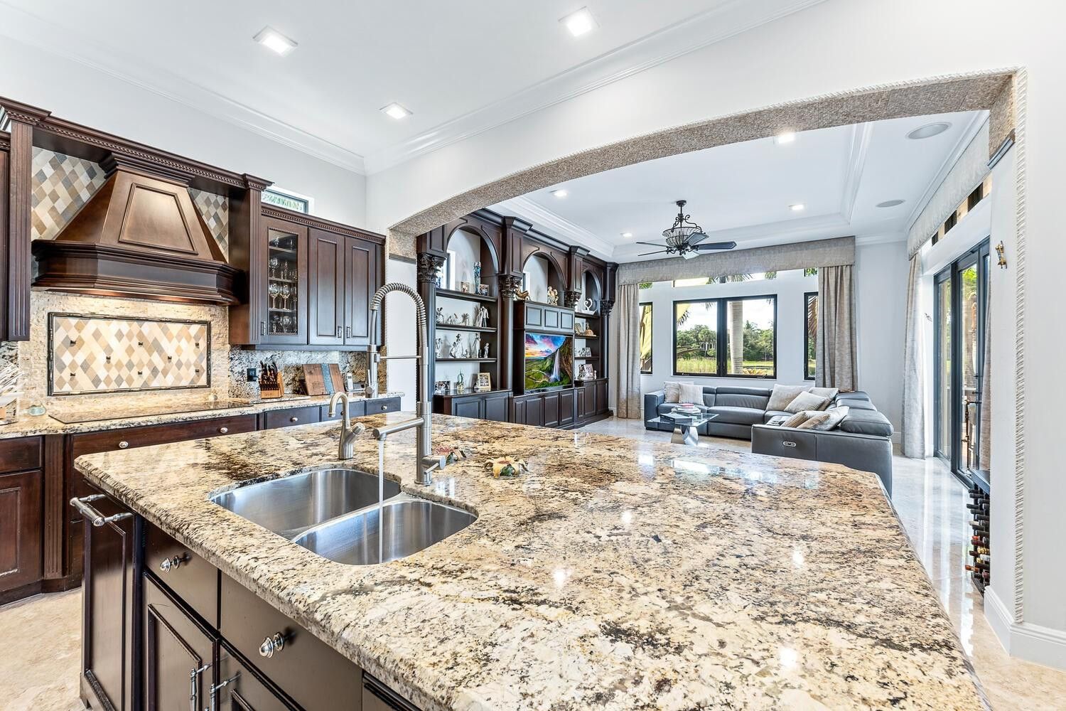 7235 Lemon Grass Dr