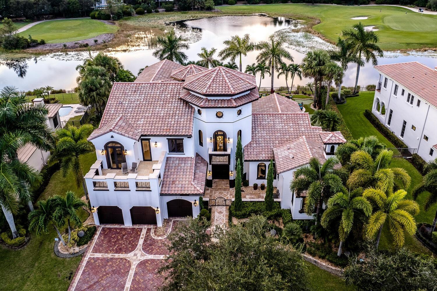 7235 Lemon Grass Dr