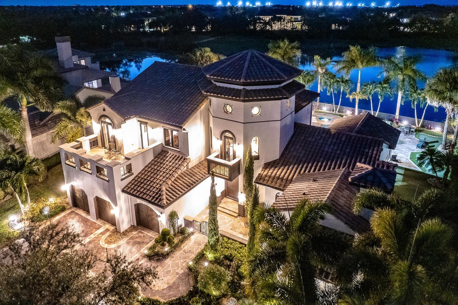 7235 Lemon Grass Dr
