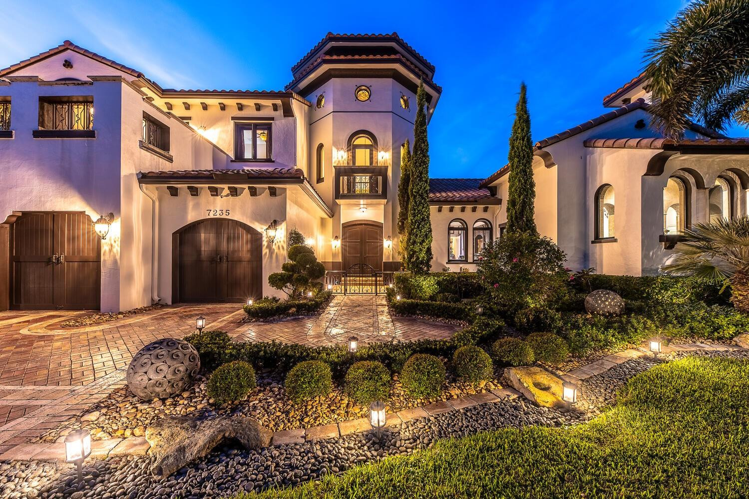 7235 Lemon Grass Dr
