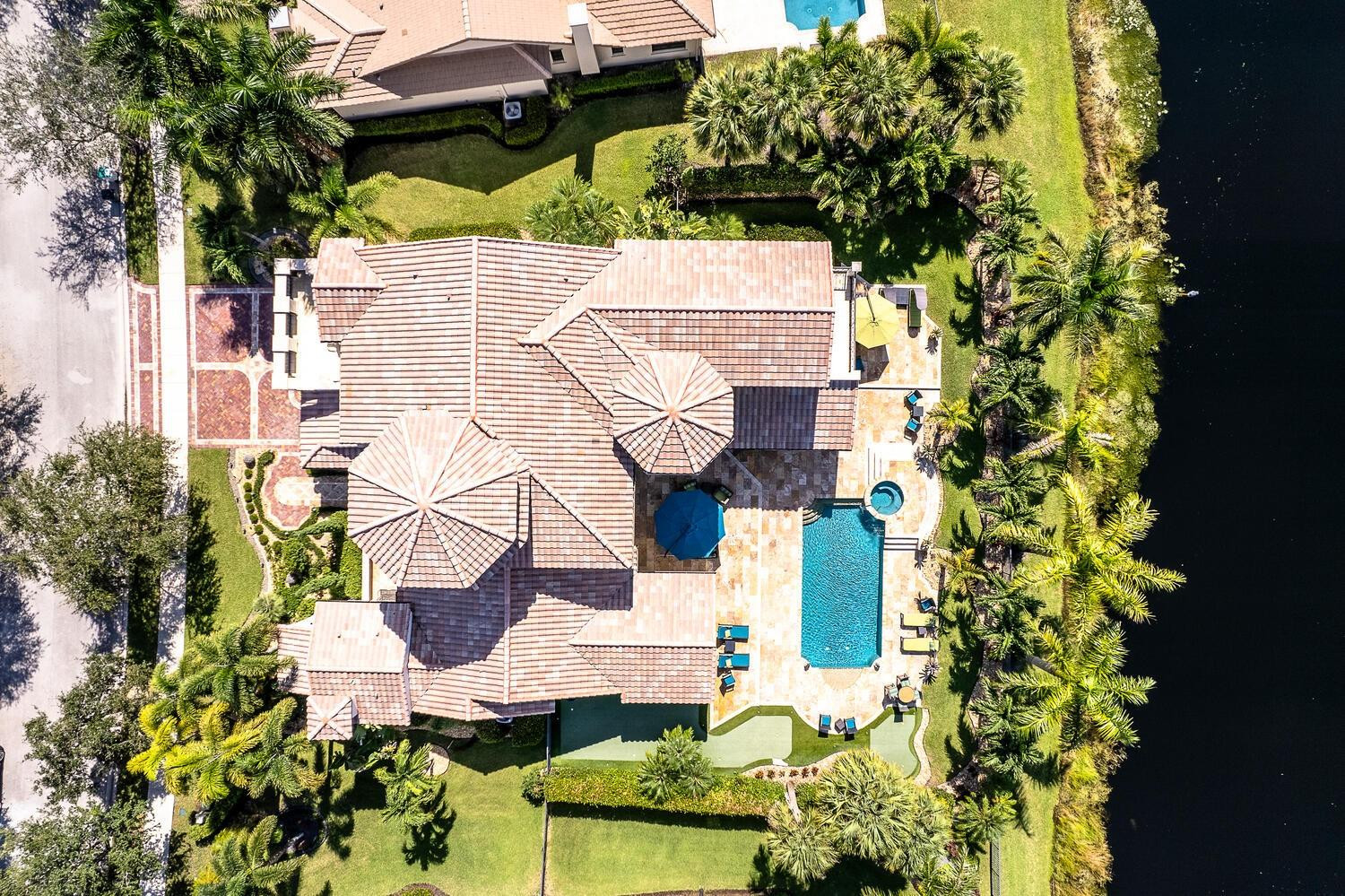 7235 Lemon Grass Dr