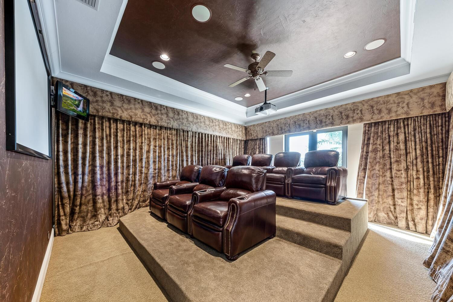 7235 Lemon Grass Dr