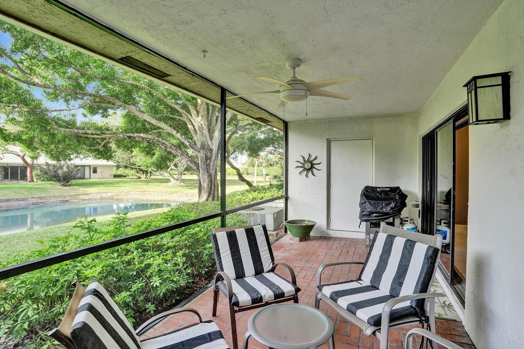 10976 Lake Front Pl