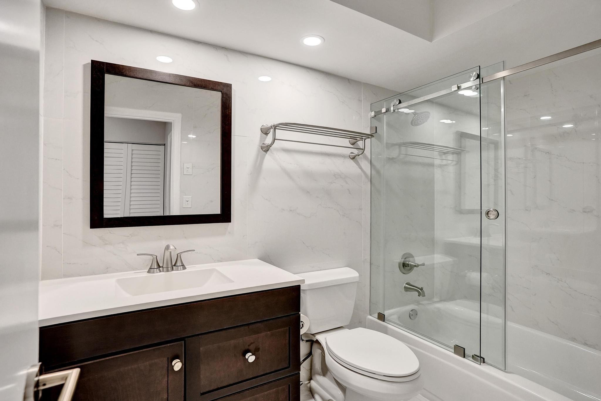 10976 Lake Front Pl