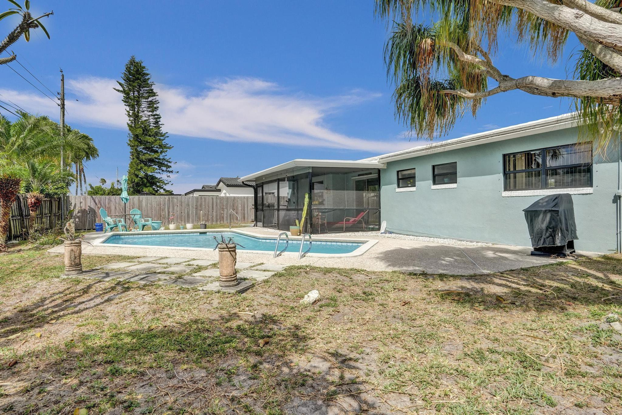 6342 NW 20th St