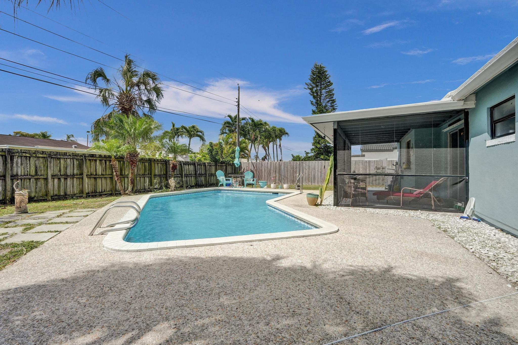 6342 NW 20th St