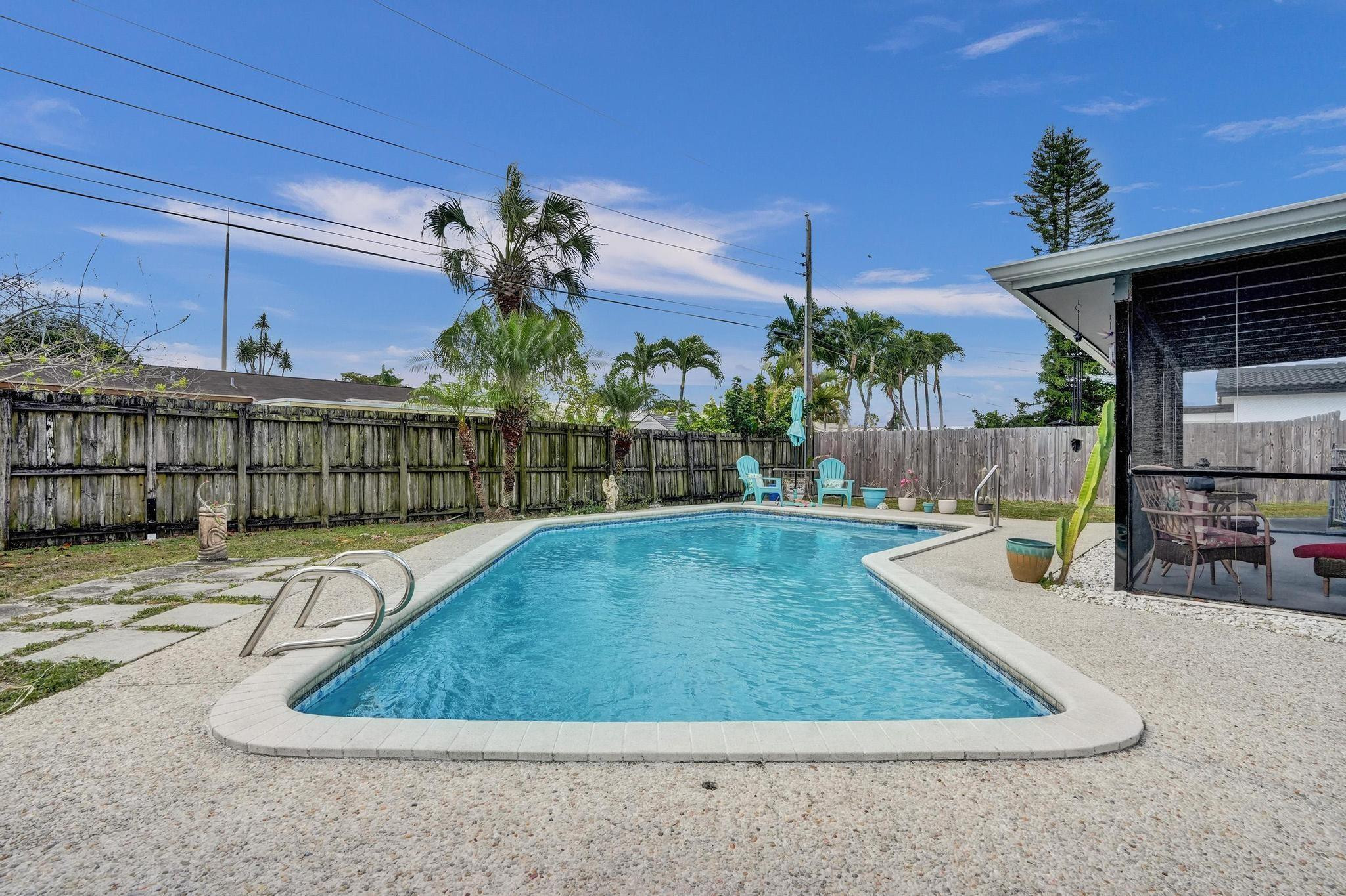 6342 NW 20th St