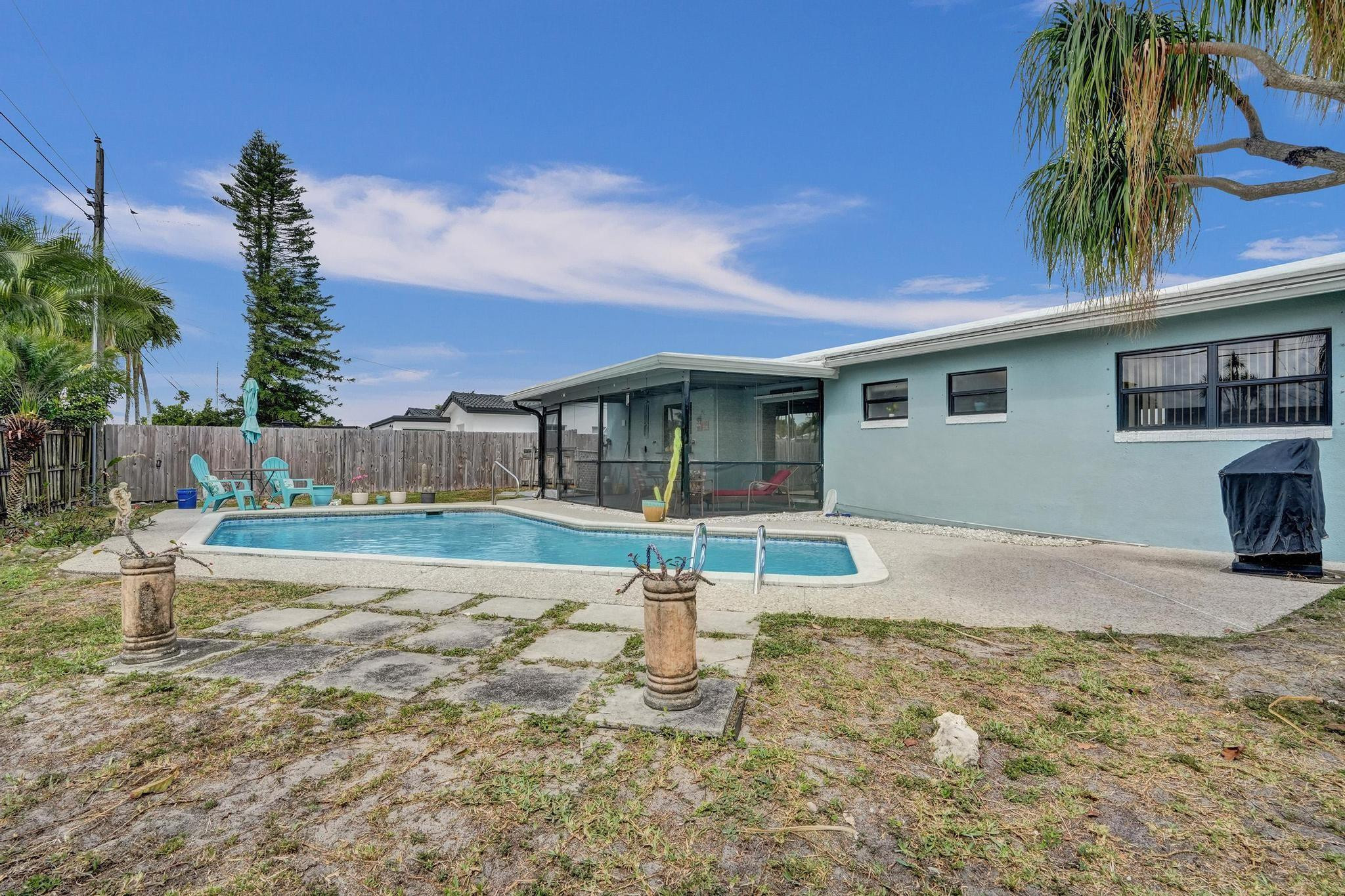 6342 NW 20th St