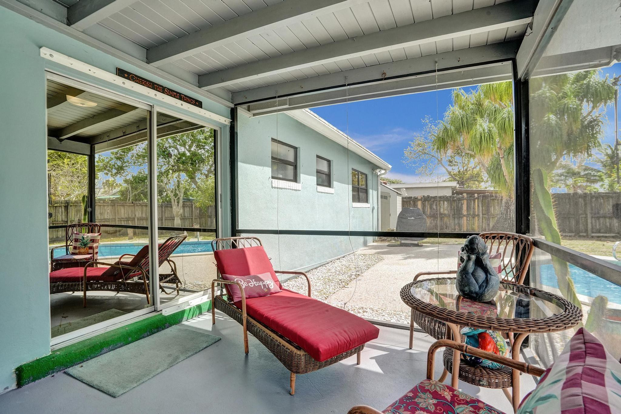 6342 NW 20th St