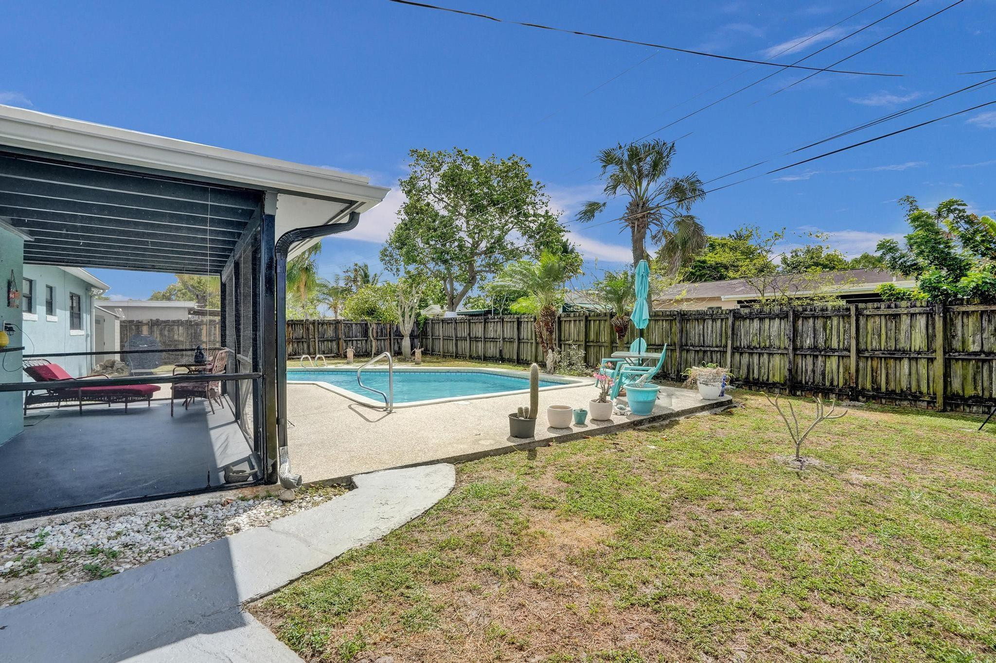 6342 NW 20th St