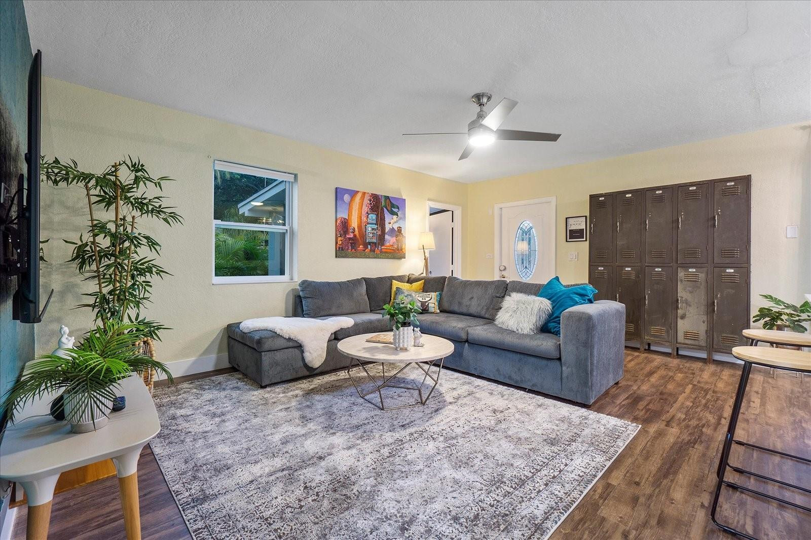 4351 NE 15th Ter
