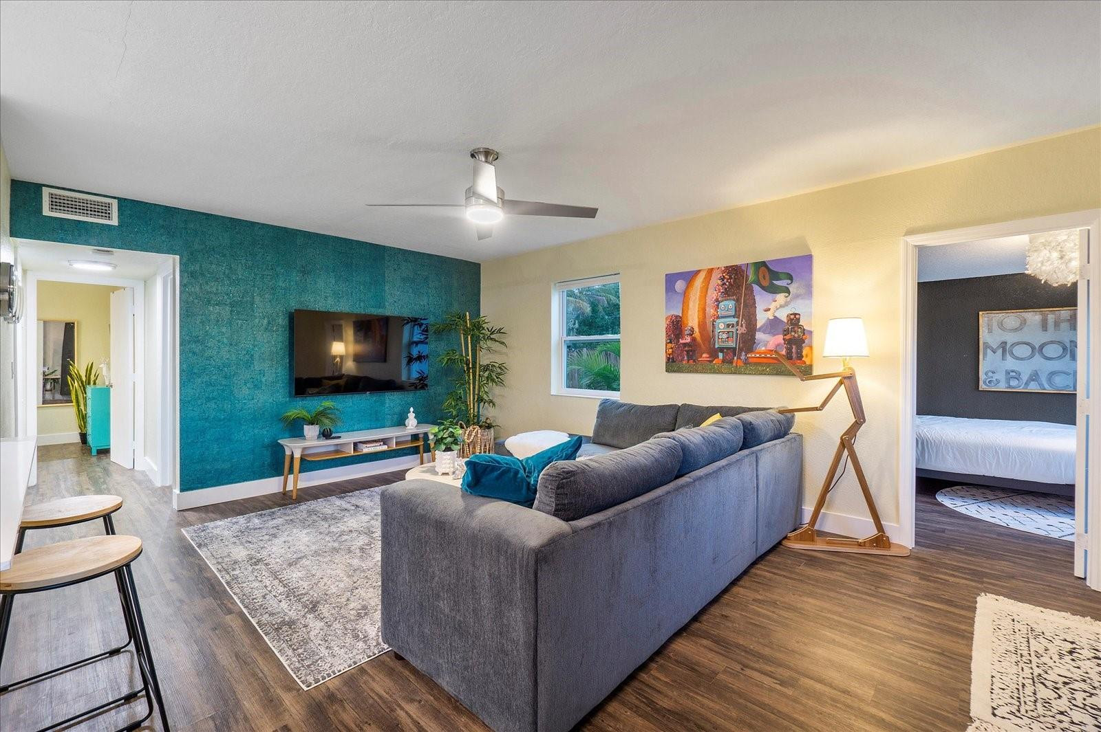 4351 NE 15th Ter