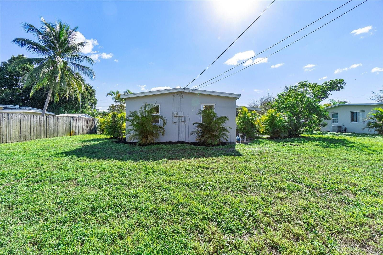4351 NE 15th Ter
