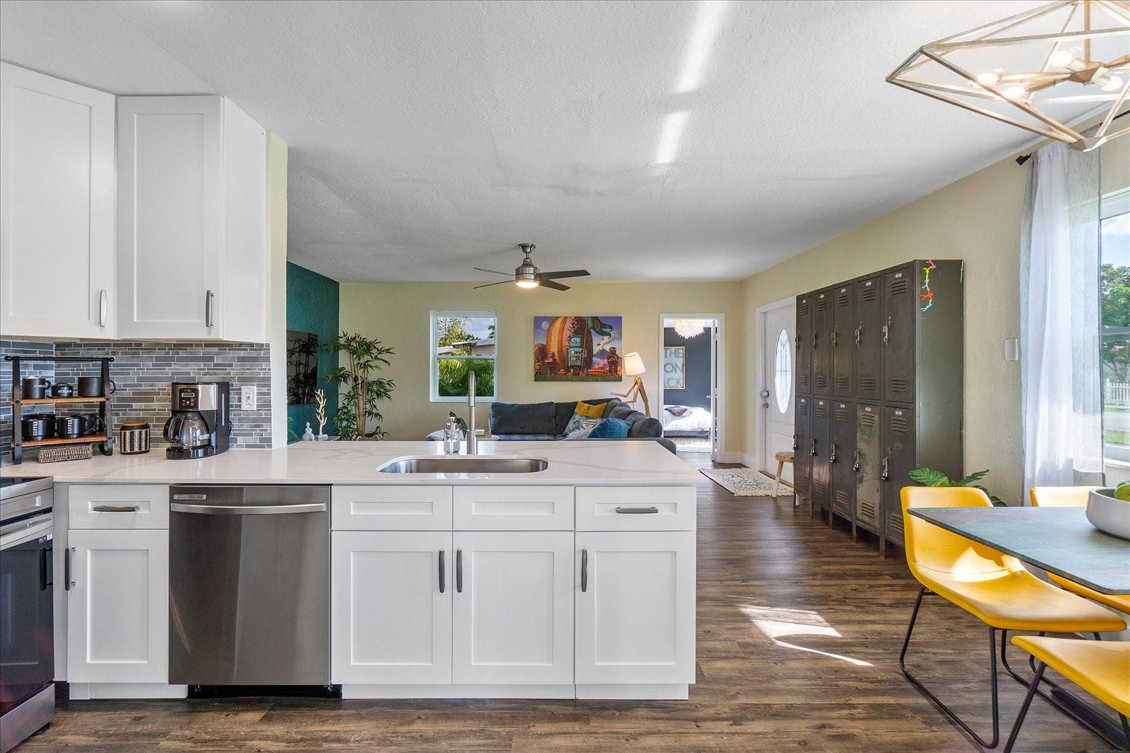 4351 NE 15th Ter