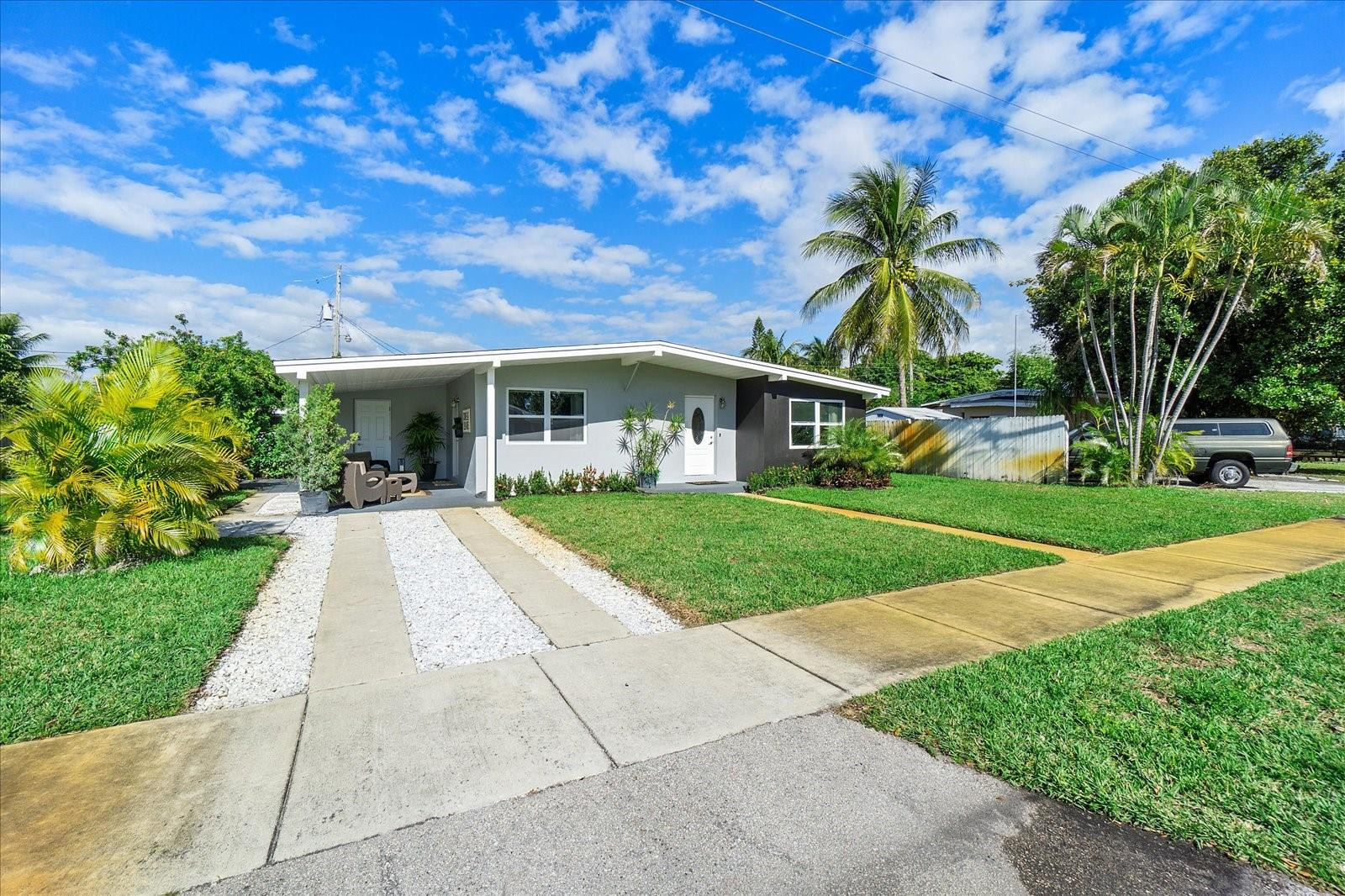 4351 NE 15th Ter