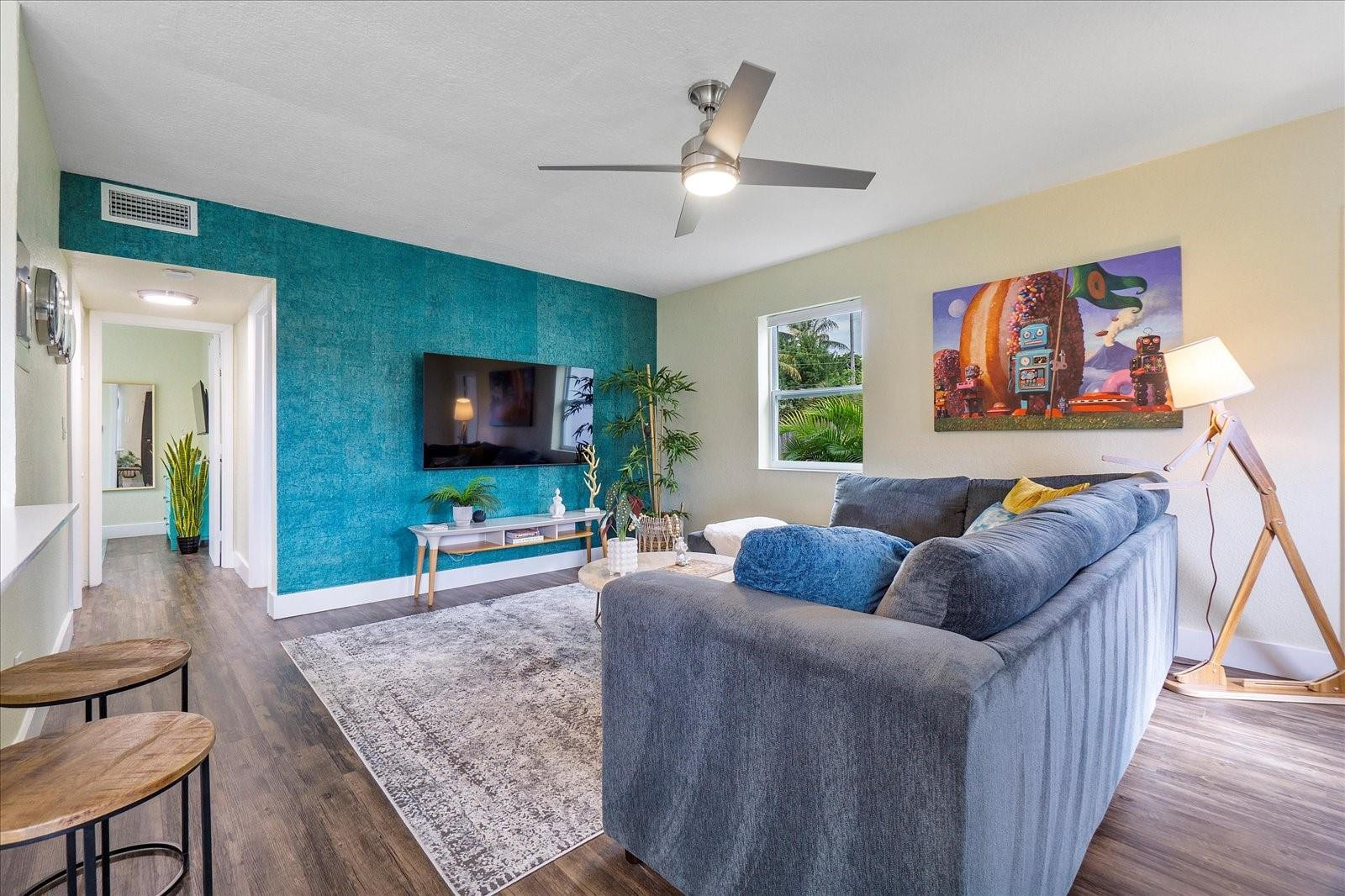 4351 NE 15th Ter