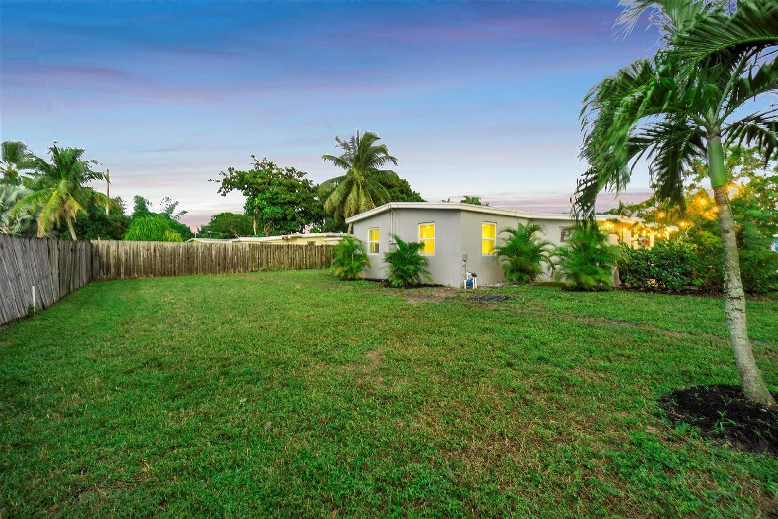 4351 NE 15th Ter