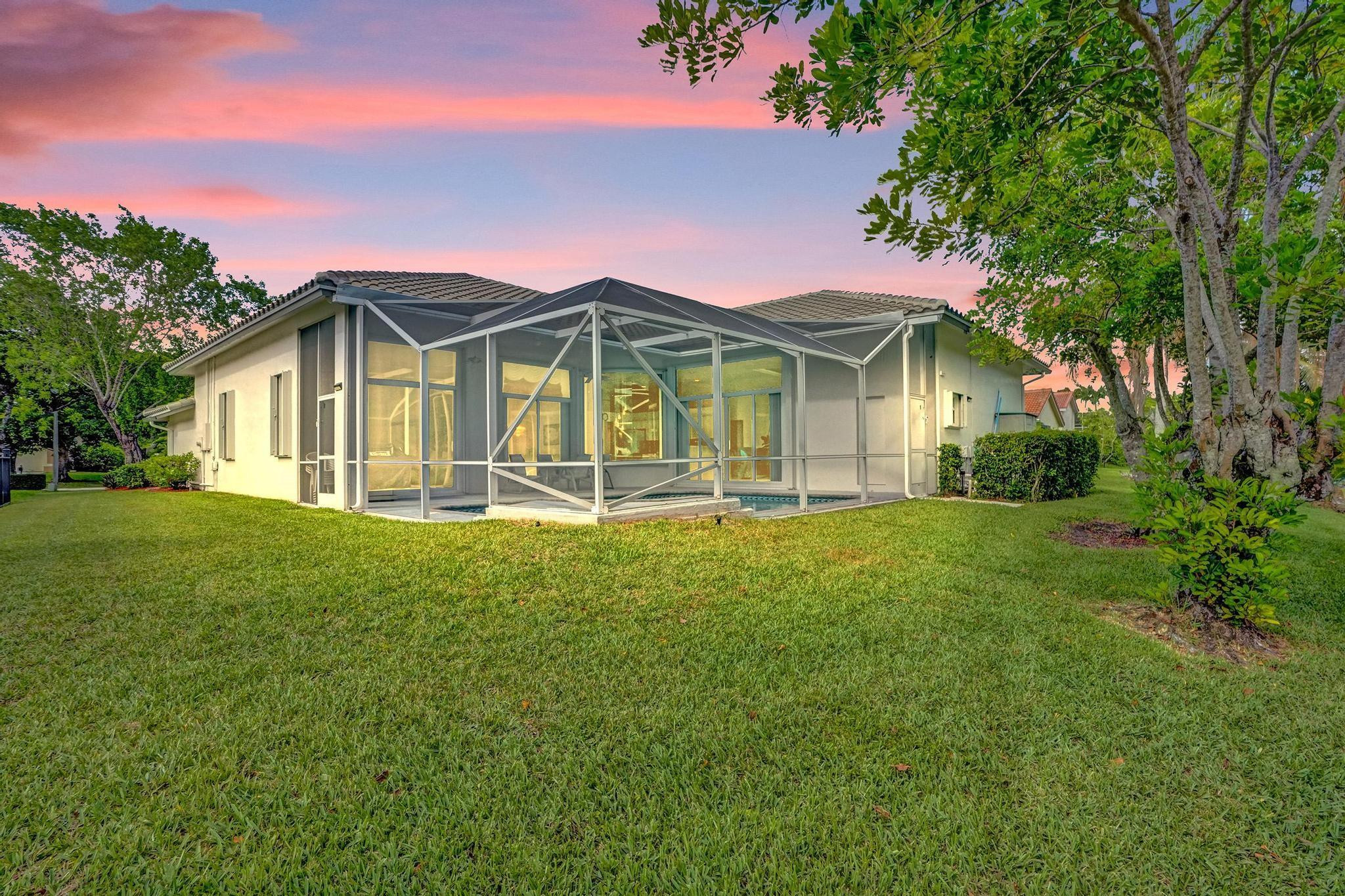 4863 Kensington Cir