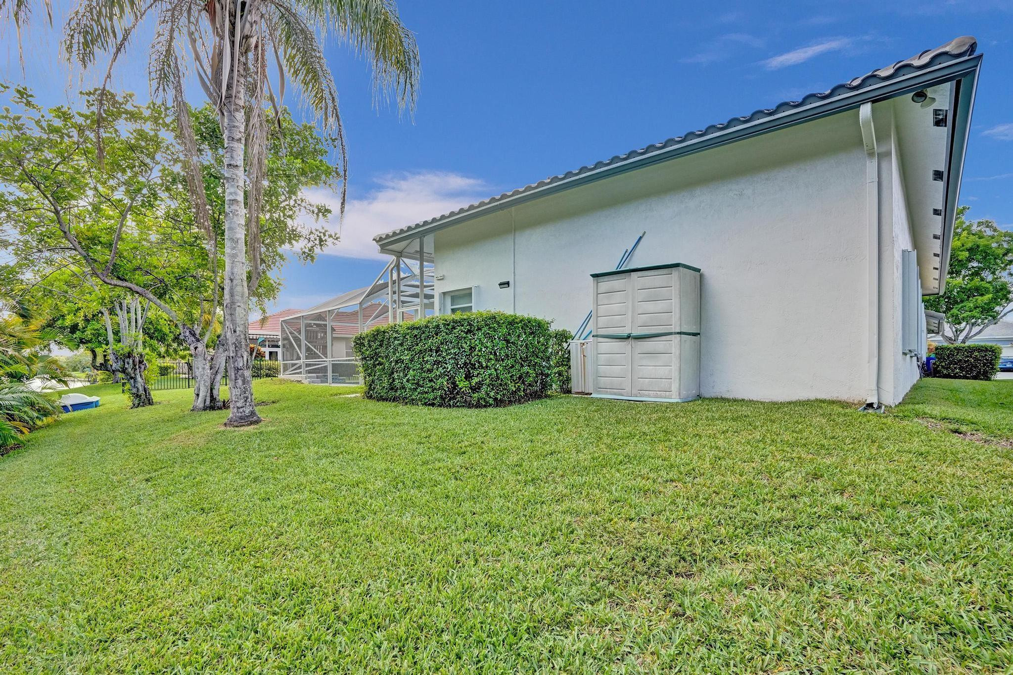 4863 Kensington Cir
