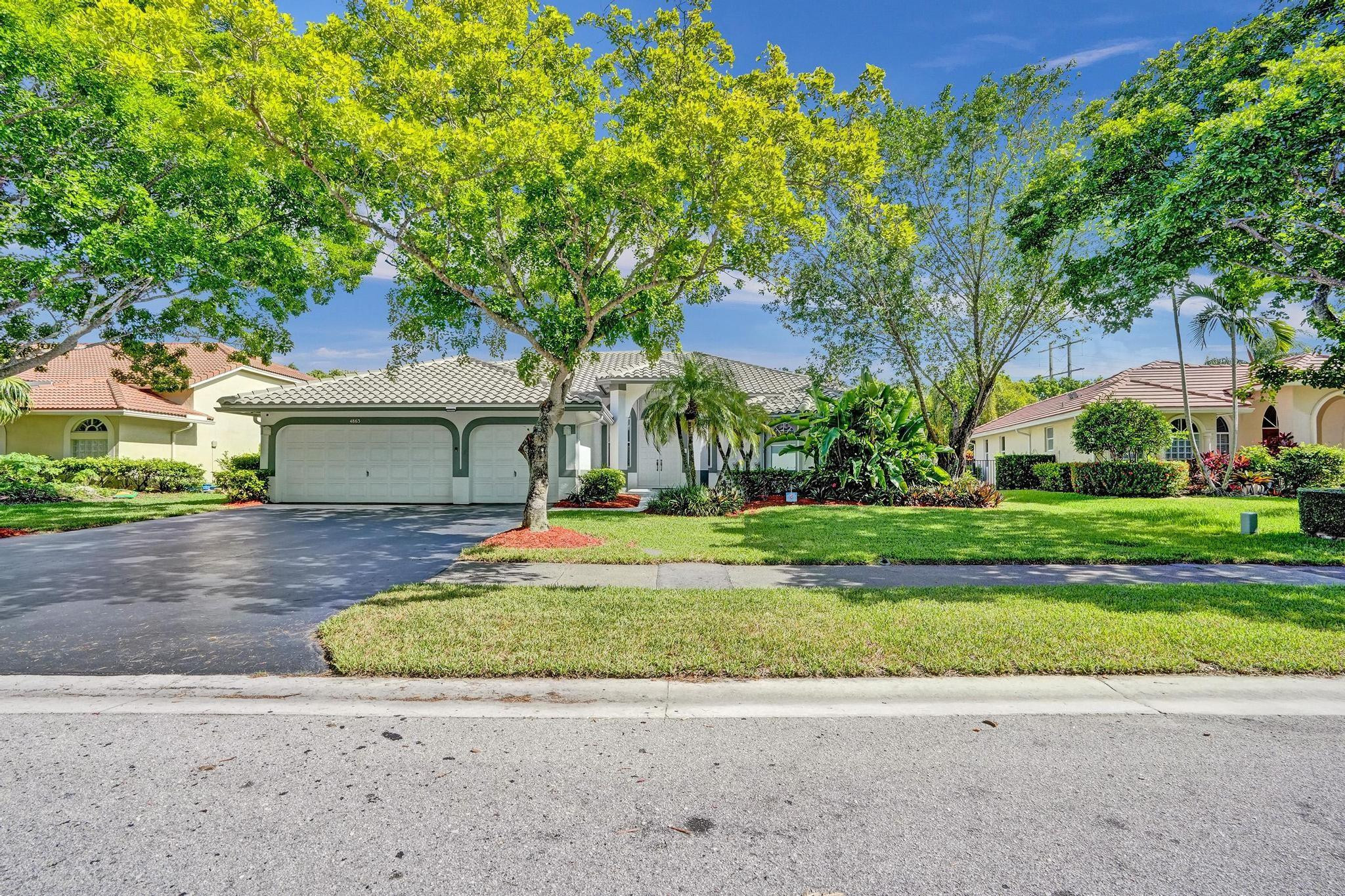 4863 Kensington Cir