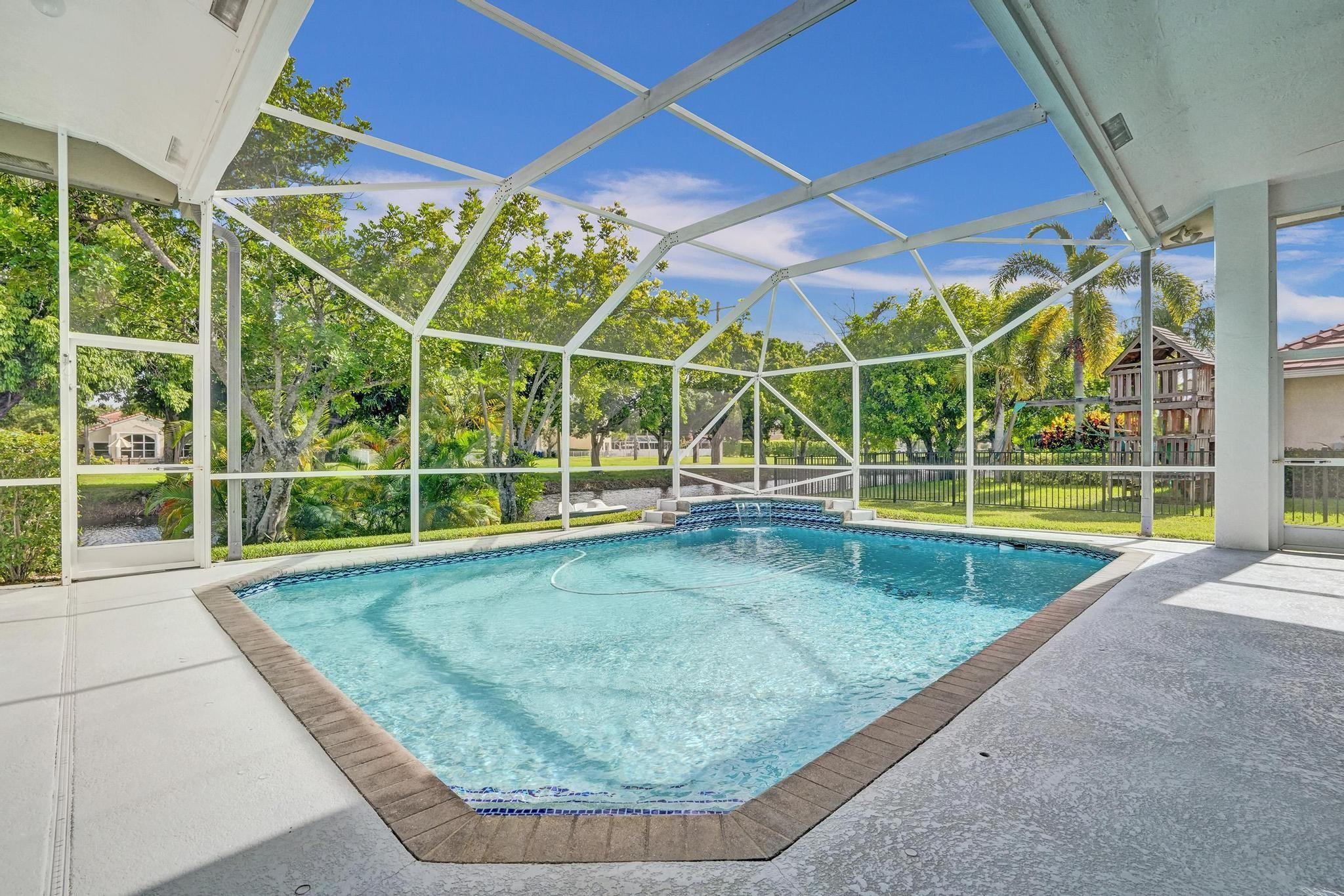 4863 Kensington Cir