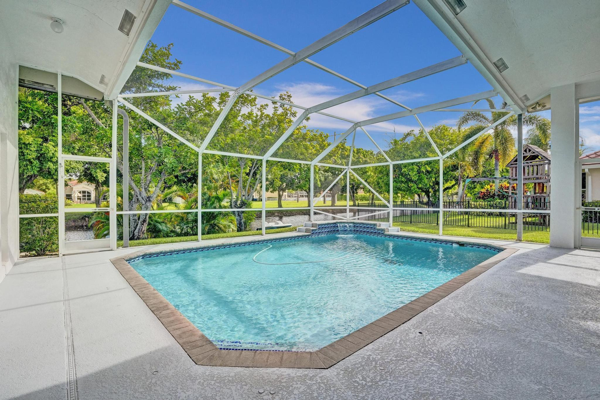 4863 Kensington Cir