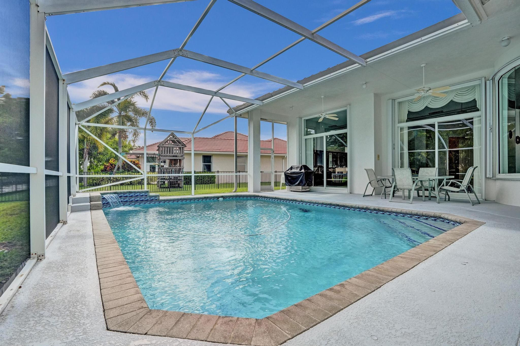 4863 Kensington Cir