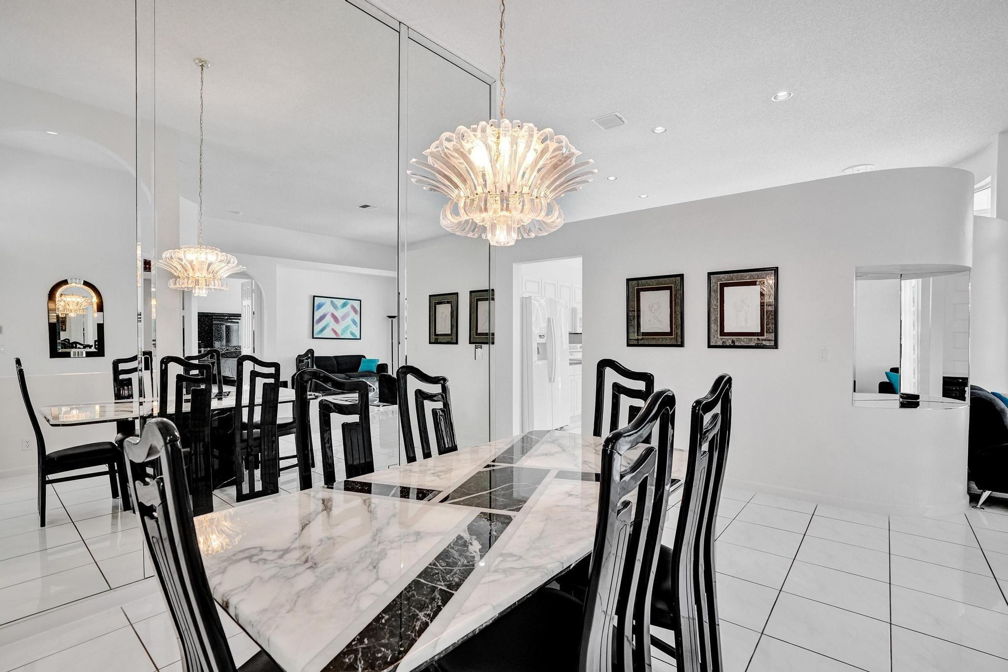 4863 Kensington Cir