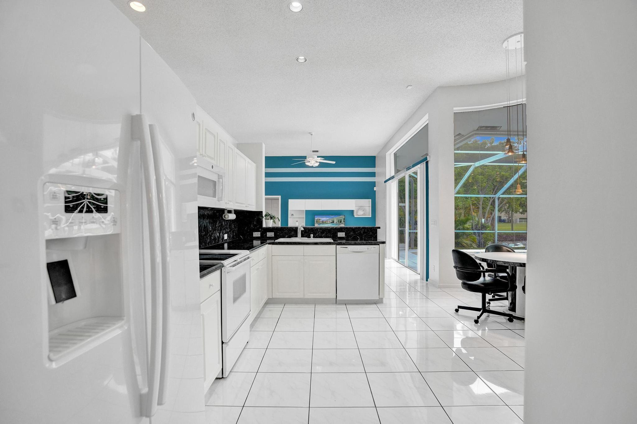 4863 Kensington Cir