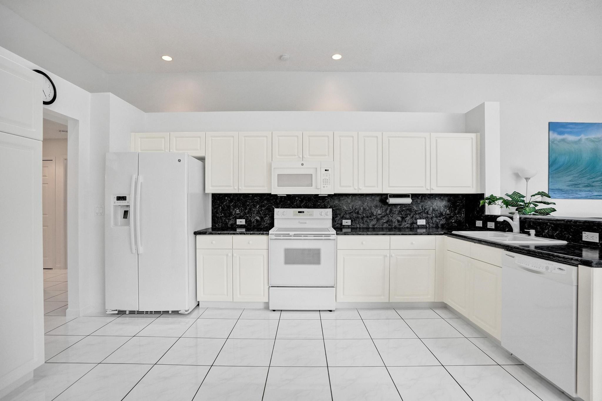 4863 Kensington Cir
