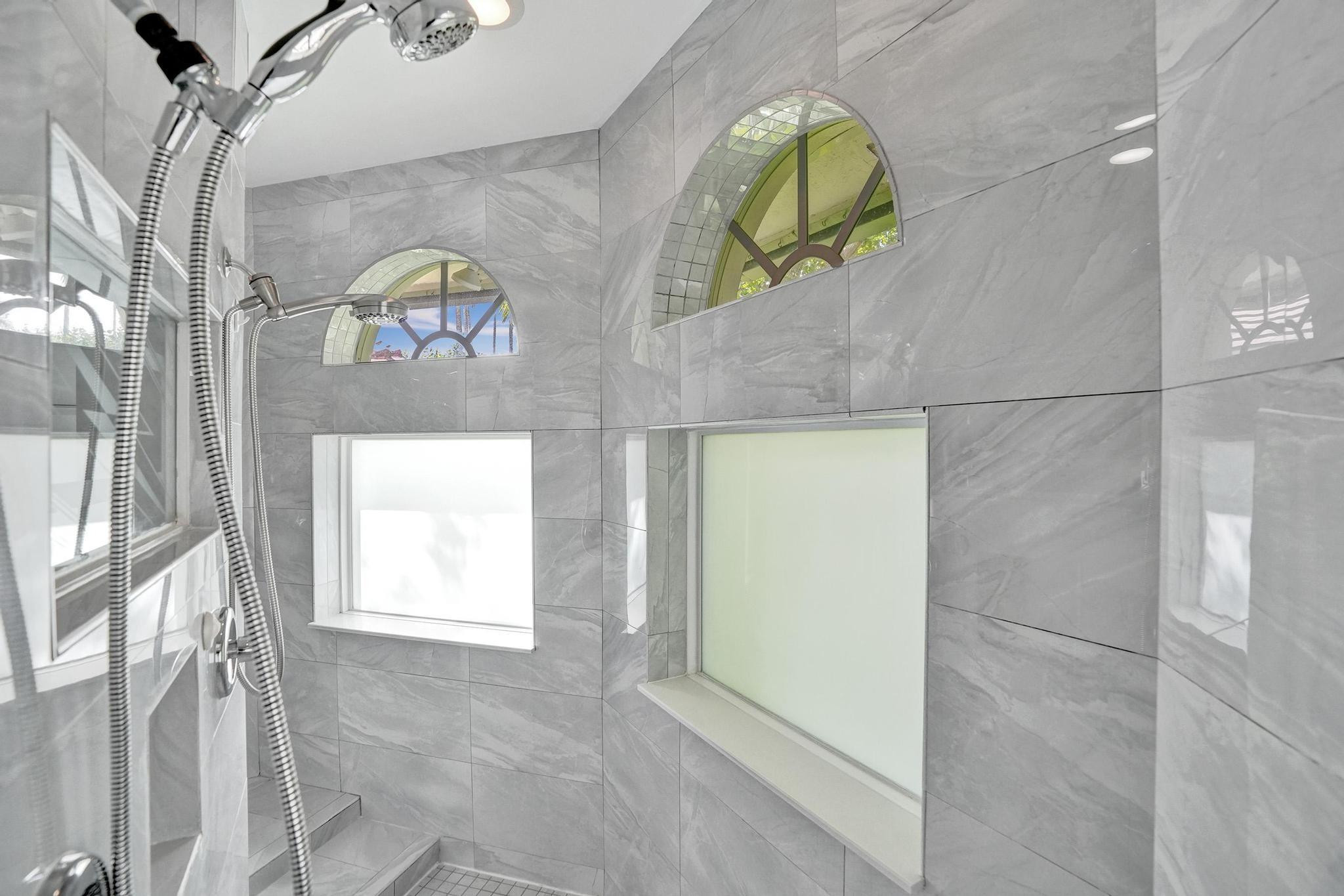 4863 Kensington Cir
