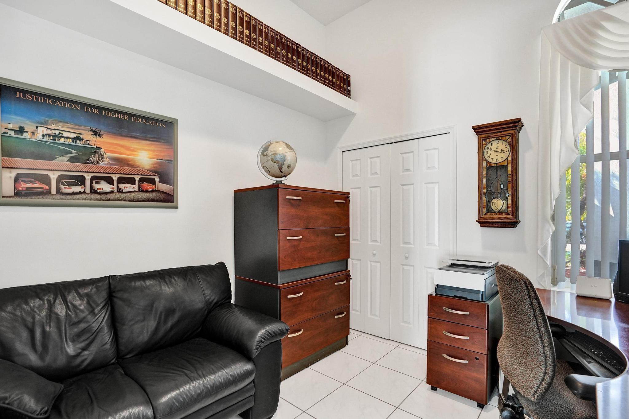4863 Kensington Cir