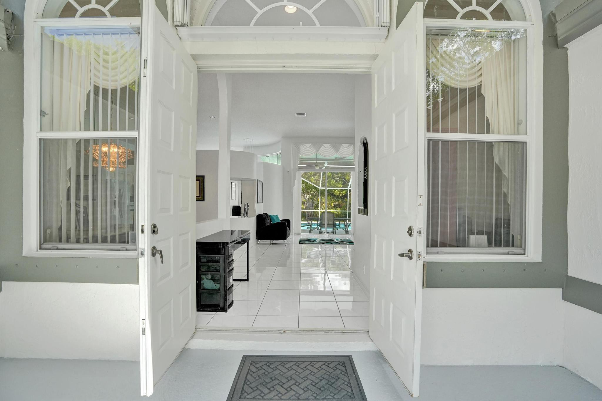 4863 Kensington Cir