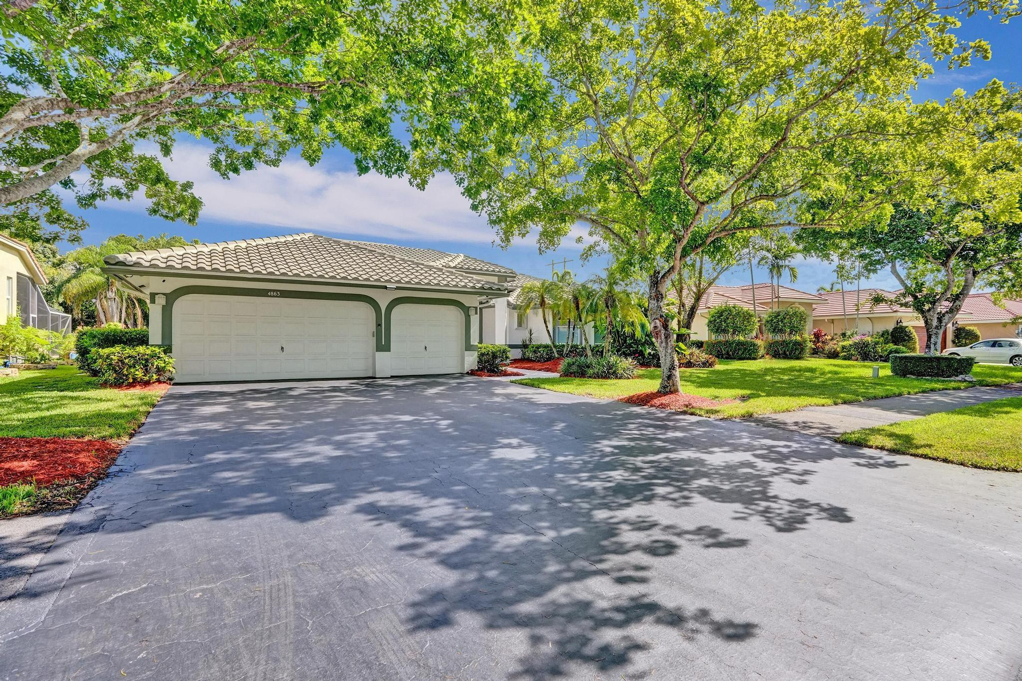 4863 Kensington Cir