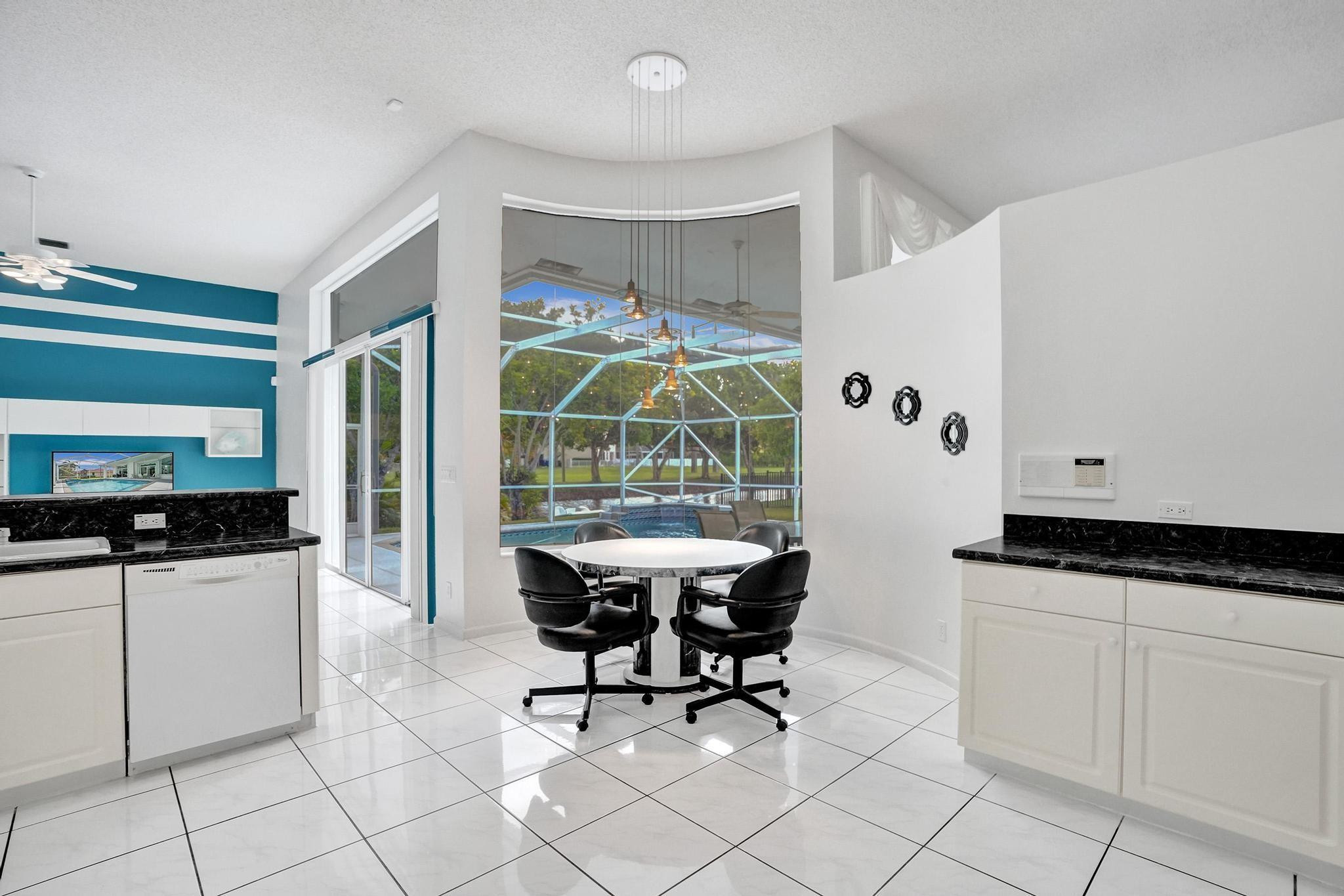 4863 Kensington Cir