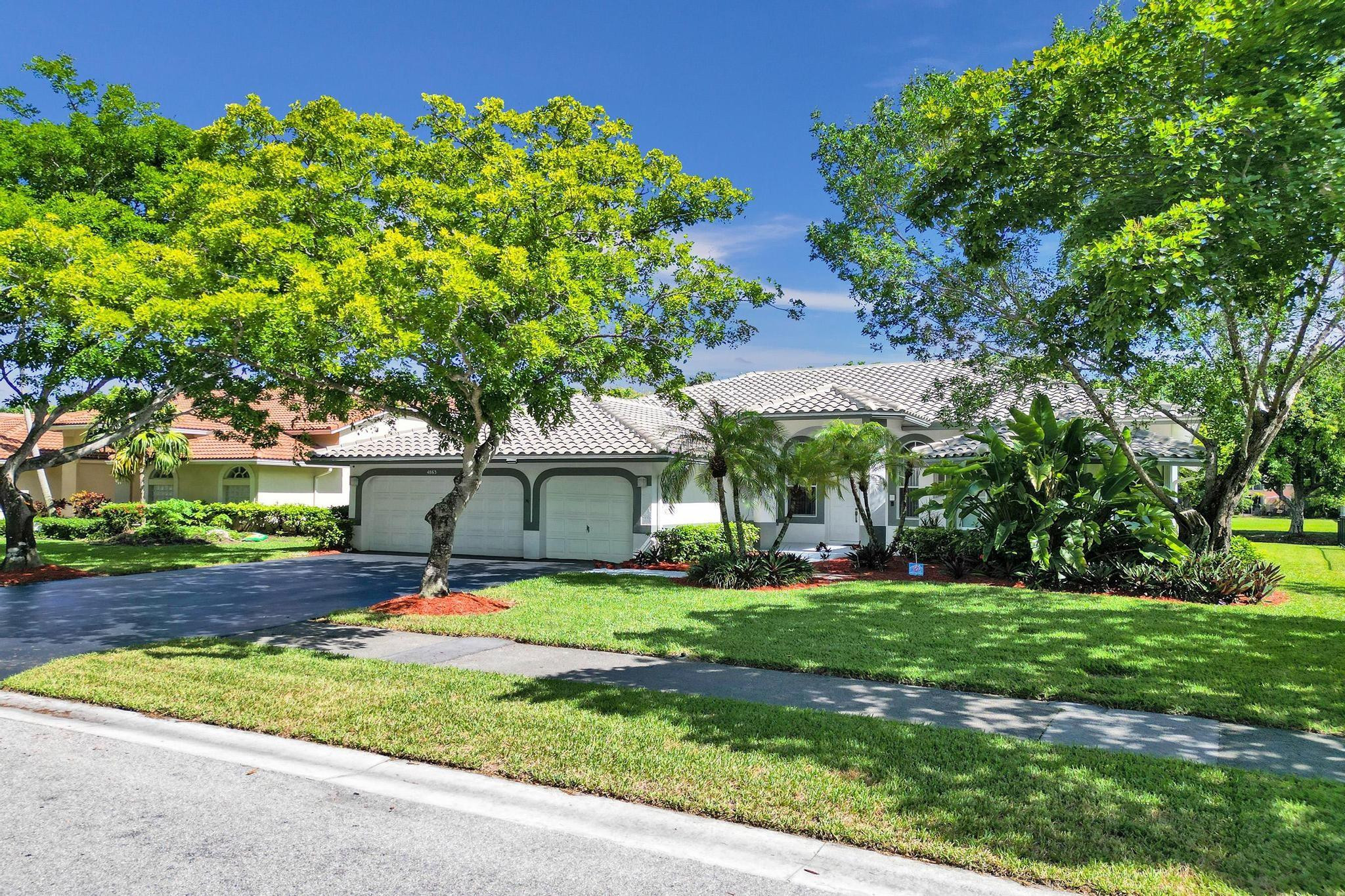 4863 Kensington Cir
