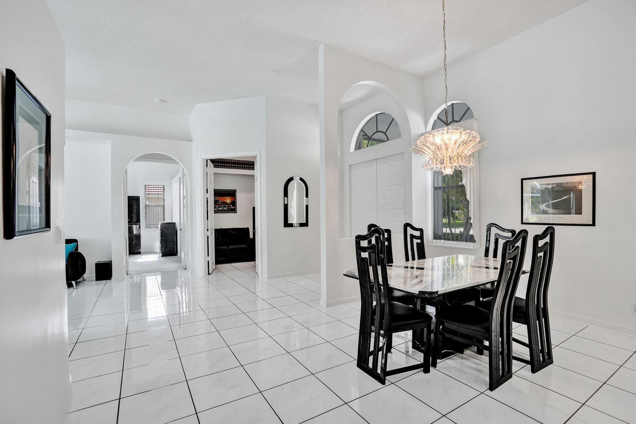 4863 Kensington Cir