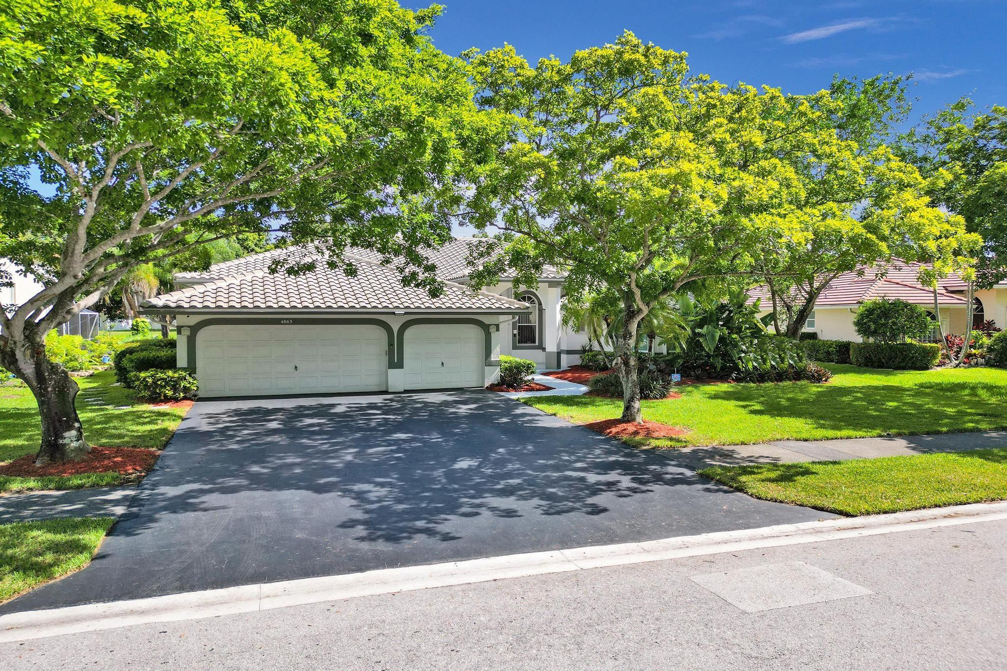 4863 Kensington Cir