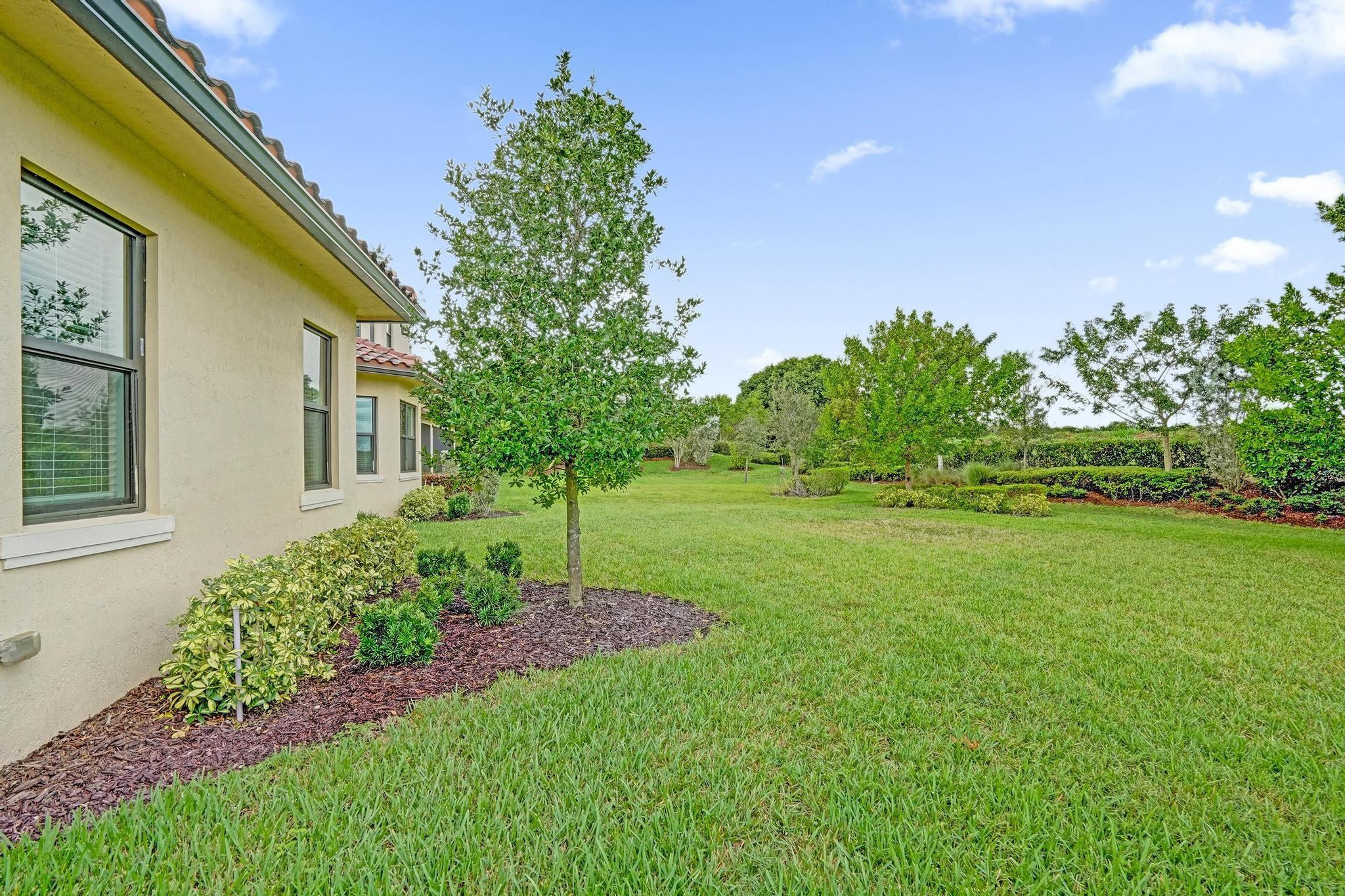 12855 Bayside Ct