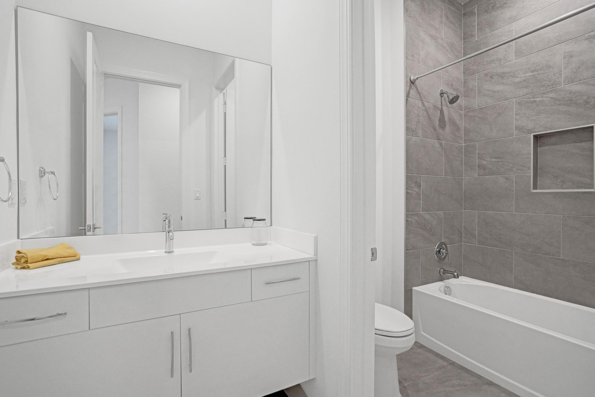 12855 Bayside Ct