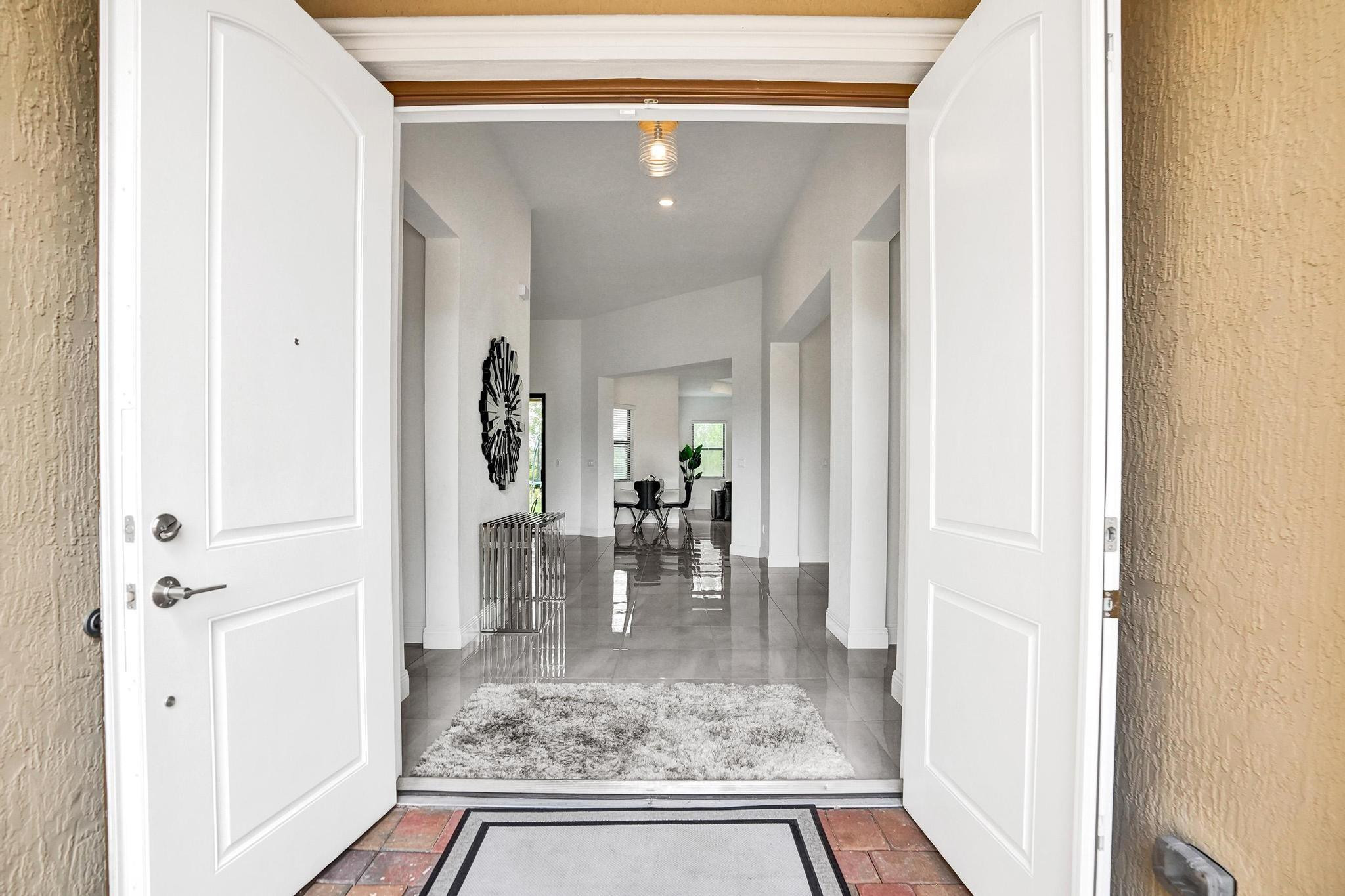12855 Bayside Ct